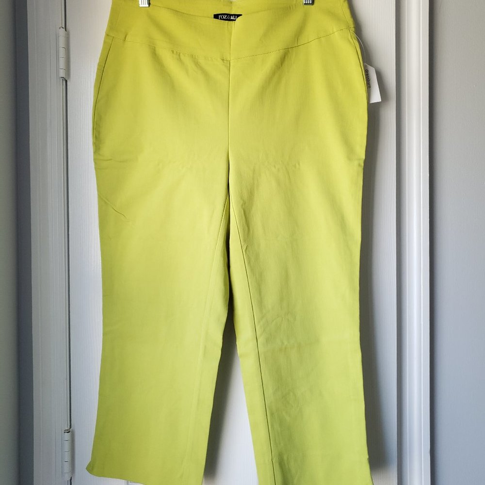 Roz & Ali Lime green capri pants